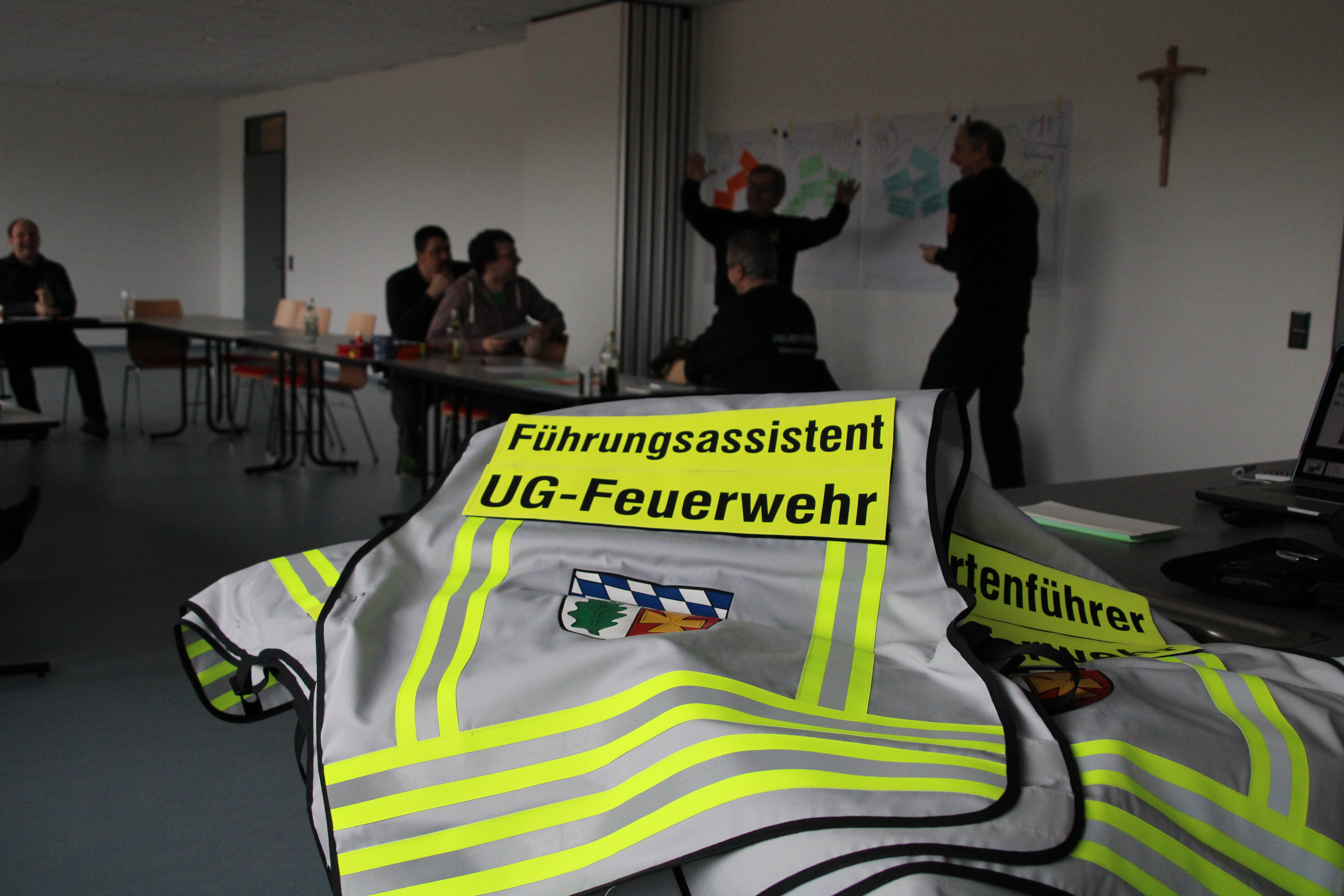 Fuehrungsassistent UG Feuerwehr Funktionsweste Fortbildung Ausbildung